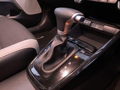 Kia Stonic 1.0 T-GDi MHEV Connect SUV 5dr Petrol Hybrid DCT Euro 6 (s/s) (118 bhp) Rev 21