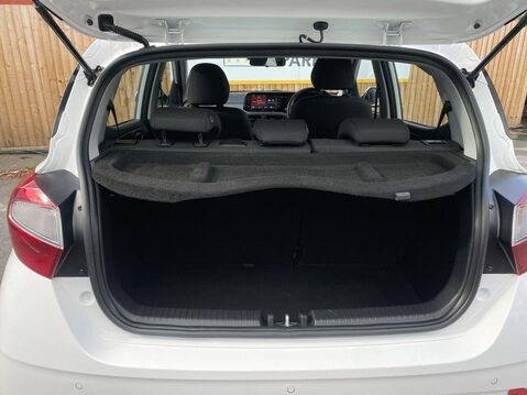 Hyundai i10 1.0 Advance Hatchback 5dr Petrol Manual Euro 6 (s/s) (67 ps) Cruise Contro 3