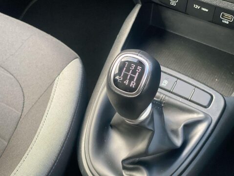 Hyundai i10 1.0 Advance Hatchback 5dr Petrol Manual Euro 6 (s/s) (67 ps) Cruise Contro 11