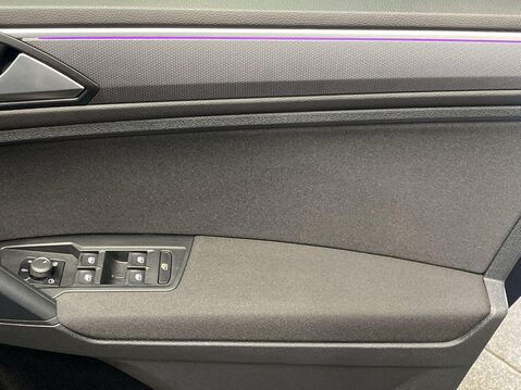 Volkswagen Tiguan 1.5 TSI Active SUV 5dr Petrol Manual Euro 6 (s/s) (150 ps) Professional NAV 23