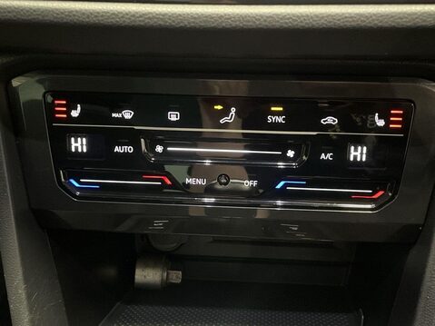 Volkswagen Tiguan 1.5 TSI Active SUV 5dr Petrol Manual Euro 6 (s/s) (150 ps) Professional NAV 28