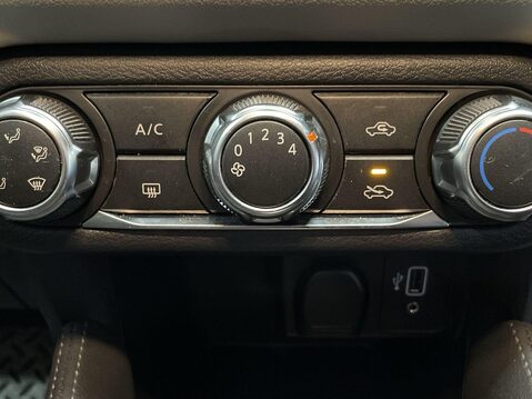 Nissan MICRA 1.0 IG-T n-tec Hatchback 5dr Petrol XTRON Euro 6 (s/s) (100 ps) 27