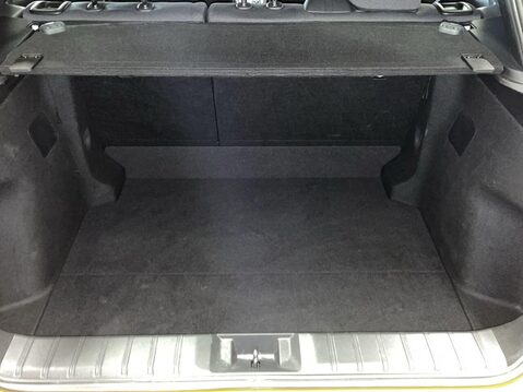 Lexus LBX 1.5 VVT-iE Premium SUV 5dr Petrol Hybrid E-CVT Euro 6 (s/s) (136 ps) Blueto 13