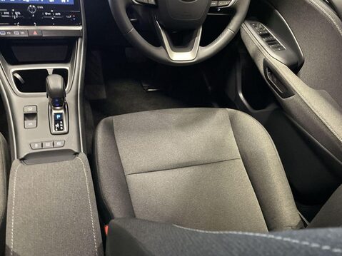 Lexus LBX 1.5 VVT-iE Premium SUV 5dr Petrol Hybrid E-CVT Euro 6 (s/s) (136 ps) Blueto 15