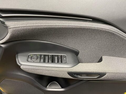 Lexus LBX 1.5 VVT-iE Premium SUV 5dr Petrol Hybrid E-CVT Euro 6 (s/s) (136 ps) Blueto 23