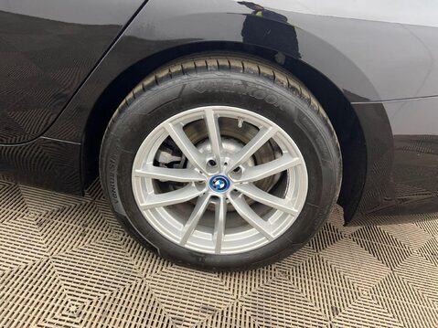 BMW 3 Series 2.0 330e 12kWh SE Pro Saloon 4dr Petrol Plug-in Hybrid Auto Euro 6 (s/s) (2 7