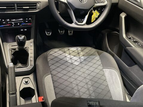 Volkswagen Polo 1.0 TSI R-Line Hatchback 5dr Petrol Manual Euro 6 (s/s) (95 ps) 1 Owner - C 15