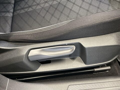 Volkswagen Polo 1.0 TSI R-Line Hatchback 5dr Petrol Manual Euro 6 (s/s) (95 ps) 1 Owner - C 23