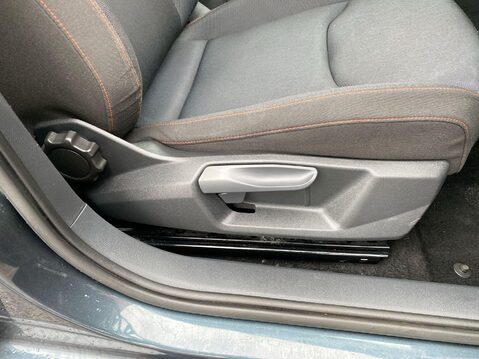 SEAT Ibiza 1.0 TSI FR Hatchback 5dr Petrol Manual Euro 6 (s/s) (95 ps) Professional NA 14