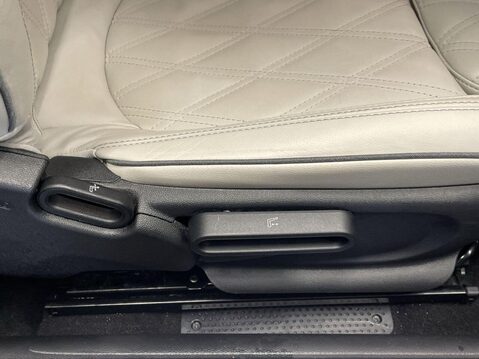 Mini Hatch Cooper SE 32.6kWh Level 3 Hatchback 3dr Electric Auto (184 ps) Leather - 1 25