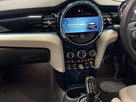 Mini Hatch Cooper SE 32.6kWh Level 3 Hatchback 3dr Electric Auto (184 ps) Leather - 1 16