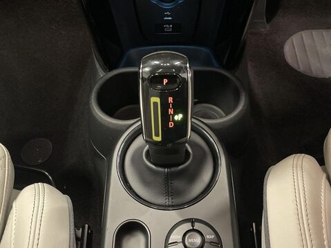 Mini Hatch Cooper SE 32.6kWh Level 3 Hatchback 3dr Electric Auto (184 ps) Leather - 1 21