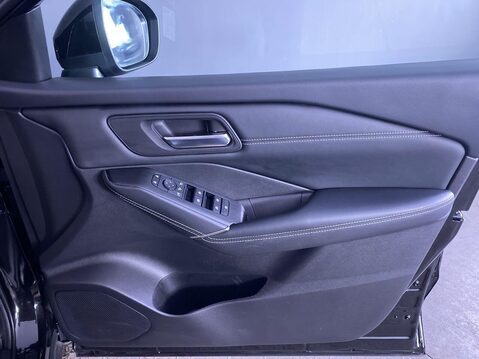 Nissan Qashqai 1.3 DIG-T MHEV N-Connecta SUV 5dr Petrol Hybrid XTRON Euro 6 (s/s) (158 ps) 27