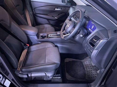 Nissan Qashqai 1.3 DIG-T MHEV N-Connecta SUV 5dr Petrol Hybrid XTRON Euro 6 (s/s) (158 ps) 15