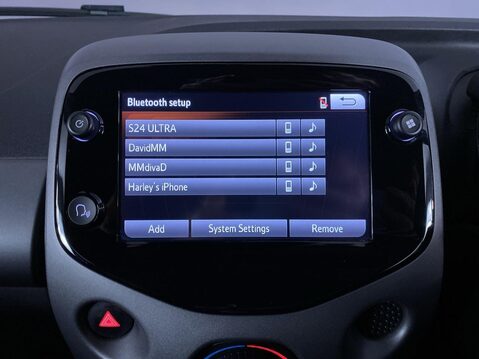 Toyota Aygo 1.0 VVT-i x-play Hatchback 5dr Petrol x-shift Euro 6 (Safety Sense) (71 ps) 32