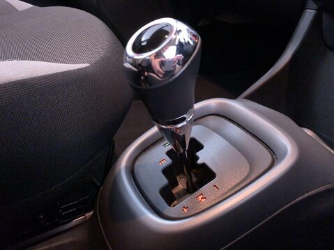 Toyota Aygo 1.0 VVT-i x-play Hatchback 5dr Petrol x-shift Euro 6 (Safety Sense) (71 ps) 21