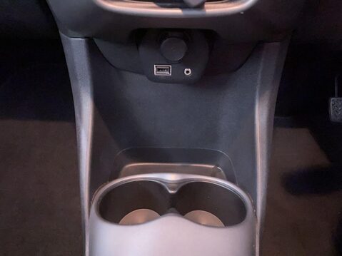 Toyota Aygo 1.0 VVT-i x-play Hatchback 5dr Petrol x-shift Euro 6 (Safety Sense) (71 ps) 25