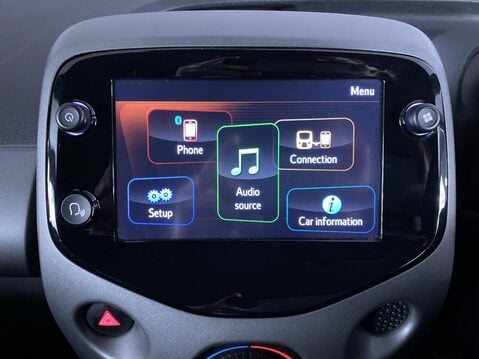 Toyota Aygo 1.0 VVT-i x-play Hatchback 5dr Petrol x-shift Euro 6 (Safety Sense) (71 ps) 20