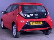 Toyota Aygo 1.0 VVT-i x-play Hatchback 5dr Petrol x-shift Euro 6 (Safety Sense) (71 ps) 6