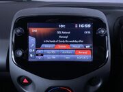 Toyota Aygo 1.0 VVT-i x-play Hatchback 5dr Petrol x-shift Euro 6 (Safety Sense) (71 ps) 30