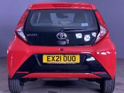 Toyota Aygo 1.0 VVT-i x-play Hatchback 5dr Petrol x-shift Euro 6 (Safety Sense) (71 ps) 7