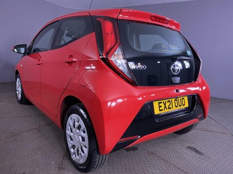 Toyota Aygo 1.0 VVT-i x-play Hatchback 5dr Petrol x-shift Euro 6 (Safety Sense) (71 ps) 14