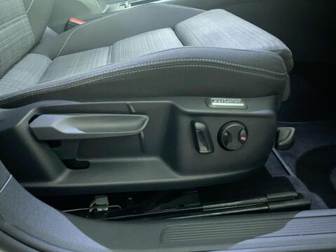 Volkswagen Passat 1.5 TSI EVO SE Nav Estate 5dr Petrol DSG Euro 6 (s/s) (150 ps) Air Con - Al 32