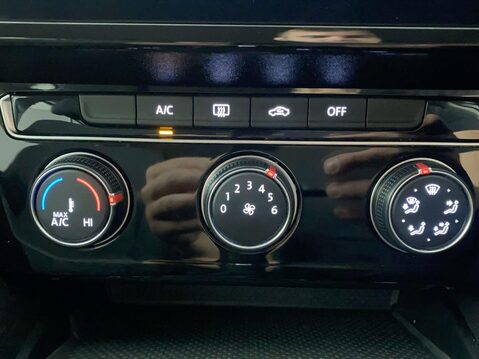 Volkswagen Passat 1.5 TSI EVO SE Nav Estate 5dr Petrol DSG Euro 6 (s/s) (150 ps) Air Con - Al 27