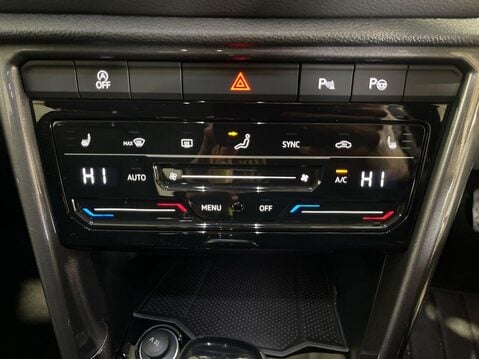 Volkswagen T-Roc 1.5 TSI Style SUV 5dr Petrol DSG Euro 6 (s/s) (150 ps) 27