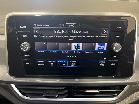 Volkswagen T-Roc 1.5 TSI Style SUV 5dr Petrol DSG Euro 6 (s/s) (150 ps) 26