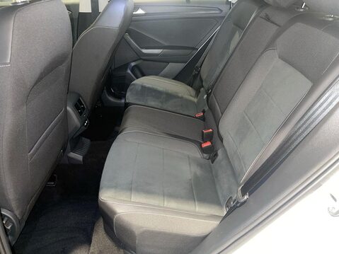 Volkswagen T-Roc 1.5 TSI Style SUV 5dr Petrol DSG Euro 6 (s/s) (150 ps) 17