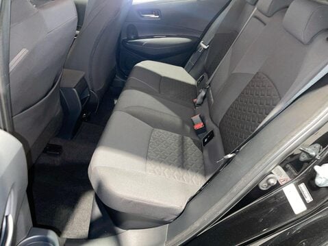 Toyota Corolla 1.8 VVT-h Icon Tech Hatchback 5dr Petrol Hybrid CVT Euro 6 (s/s) (122 ps) 1 18