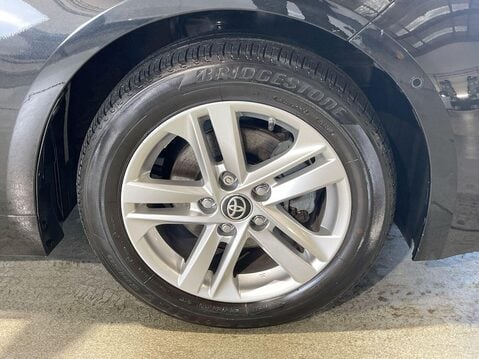 Toyota Corolla 1.8 VVT-h Icon Tech Hatchback 5dr Petrol Hybrid CVT Euro 6 (s/s) (122 ps) 1 11