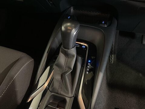 Toyota Corolla 1.8 VVT-h Icon Tech Hatchback 5dr Petrol Hybrid CVT Euro 6 (s/s) (122 ps) 1 20