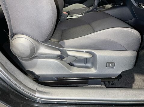 Toyota Corolla 1.8 VVT-h Icon Tech Hatchback 5dr Petrol Hybrid CVT Euro 6 (s/s) (122 ps) 1 24