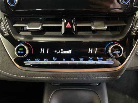 Toyota Corolla 1.8 VVT-h Icon Tech Hatchback 5dr Petrol Hybrid CVT Euro 6 (s/s) (122 ps) 1 28