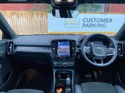 Volvo XC40 2.0 B3 MHEV Plus SUV 5dr Petrol Hybrid DCT Auto Euro 6 (s/s) (163 ps) Half 7