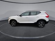 Volvo XC40 2.0 B3 MHEV Plus SUV 5dr Petrol Hybrid DCT Auto Euro 6 (s/s) (163 ps) Half 23