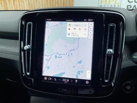 Volvo XC40 2.0 B3 MHEV Plus SUV 5dr Petrol Hybrid DCT Auto Euro 6 (s/s) (163 ps) Half 10