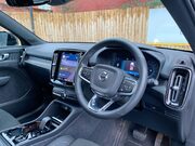 Volvo XC40 2.0 B3 MHEV Plus SUV 5dr Petrol Hybrid DCT Auto Euro 6 (s/s) (163 ps) Half 6