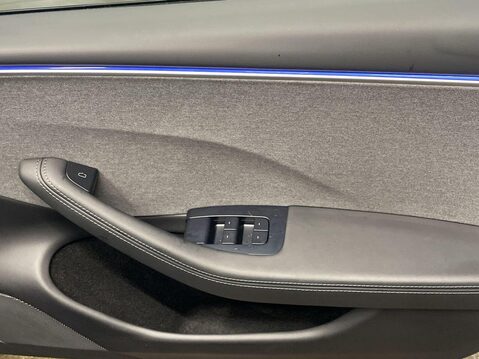 Tesla Model 3 Saloon 4dr Electric Auto RWD (208 ps) Parking Sensors 27