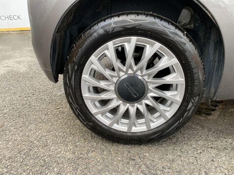 Fiat 500 1.0 MHEV Dolcevita Hatchback 3dr Petrol Manual Euro 6 (s/s) (70 bhp) Cruise 2