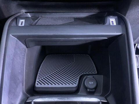 Citroen C4 1.2 PureTech Shine Hatchback 5dr Petrol EAT8 Euro 6 (s/s) (130 ps) Air Con 24