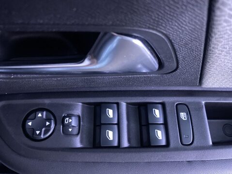 Citroen C4 1.2 PureTech Shine Hatchback 5dr Petrol EAT8 Euro 6 (s/s) (130 ps) Air Con 33