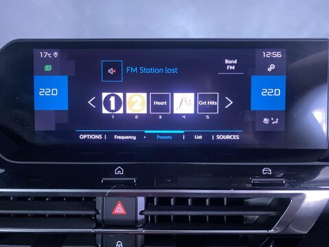 Citroen C4 1.2 PureTech Shine Hatchback 5dr Petrol EAT8 Euro 6 (s/s) (130 ps) Air Con 30