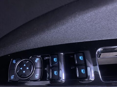 Ford Mondeo 2.0 EcoBlue Zetec Edition Estate 5dr Diesel Auto Euro 6 (s/s) (150 ps) Air 33