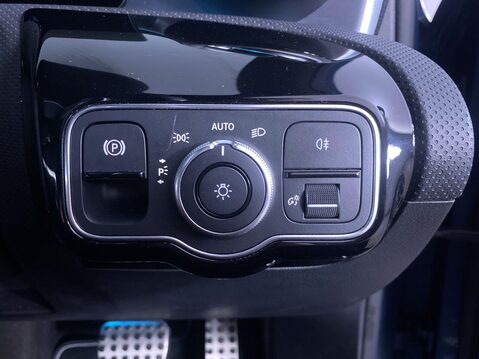 Mercedes-Benz A Class 1.3 A180 AMG Line Edition (Executive) Hatchback 5dr Petrol 7G-DCT Euro 6 (s 23