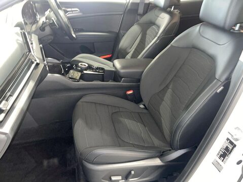 Kia Sportage 1.6 h T-GDi 3 SUV 5dr Petrol Hybrid Auto Euro 6 (s/s) (226 bhp) Parking Sen 16