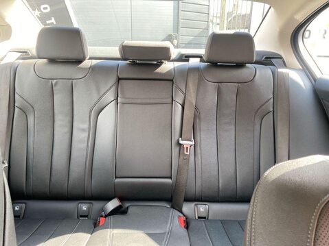 BMW 5 Series 2.0 520d MHT SE Saloon 4dr Diesel Hybrid Steptronic xDrive Euro 6 (s/s) (19 11