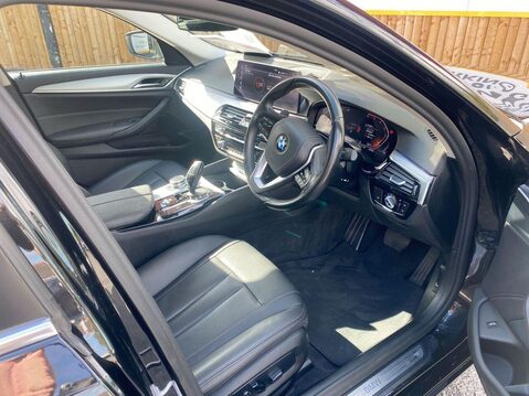 BMW 5 Series 2.0 520d MHT SE Saloon 4dr Diesel Hybrid Steptronic xDrive Euro 6 (s/s) (19 7